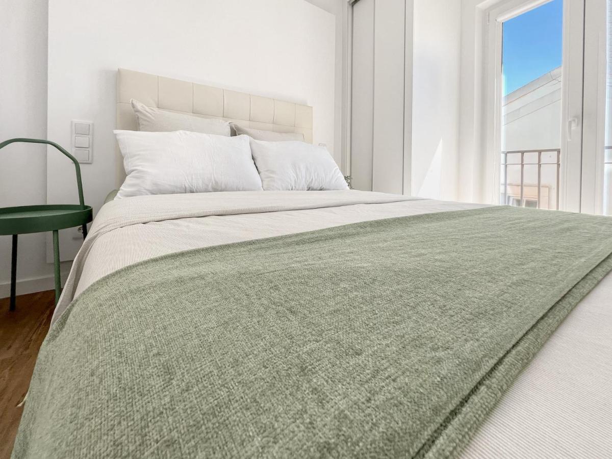 Sea Light Sesimbra. 2 Bedrooms, 6 Guests