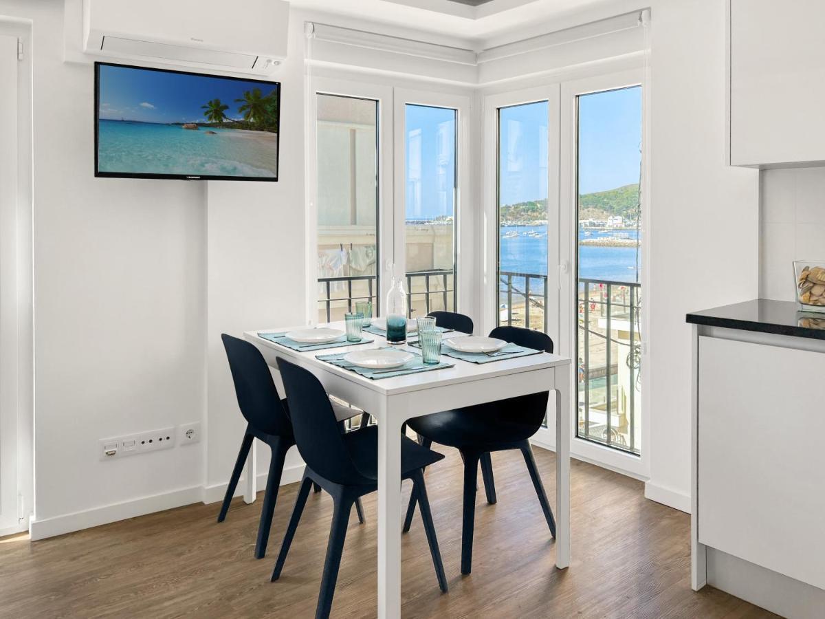 Sea Light Sesimbra. 2 Bedrooms, 6 Guests Sesimbra