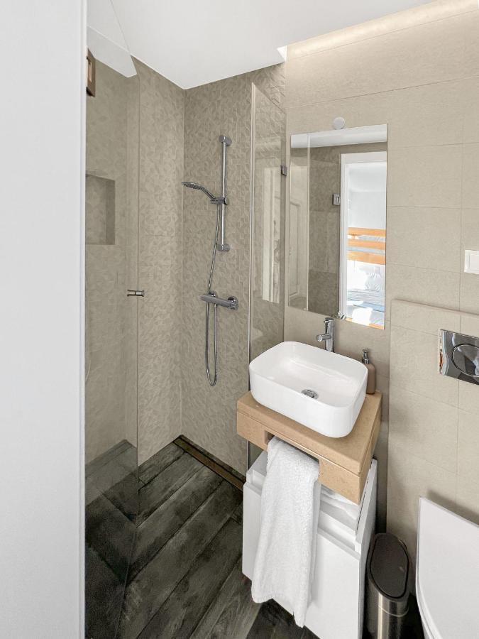 Apartment Sea Light Sesimbra. 2 Bedrooms, 6 Guests Sesimbra